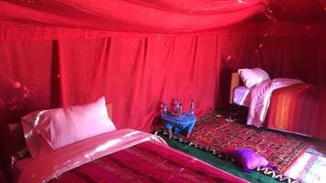 ํ
ํธ | ๋ฌด๋ฃ WiFi, ์นจ๋ ์ํธ