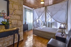 Villa (Dias) | Laptop workspace, soundproofing, iron/ironing board - Grecian Villas Chania (Platanias)