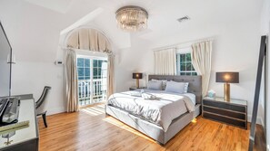 5 habitaciones, tabla de planchar con plancha y acceso a internet 