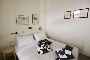 1 dormitorio, decoración individual, mobiliario individual y escritorio