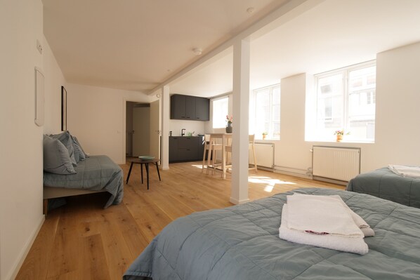 City-Apartment | Bügeleisen/Bügelbrett, Reisekinderbett, kostenloses WLAN, Bettwäsche