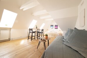 1 bedroom, iron/ironing board, travel cot, free WiFi