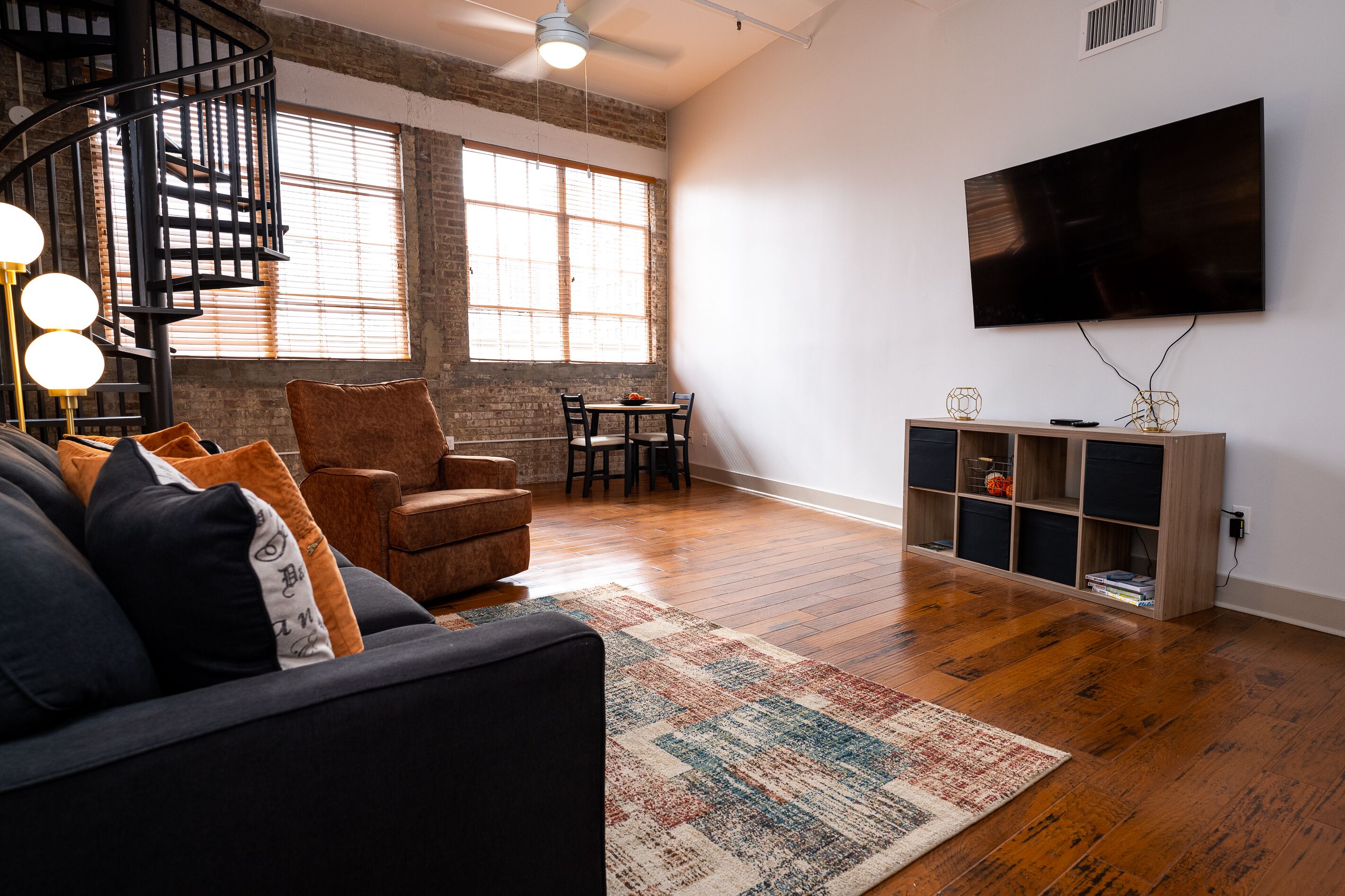 Iberville Delight 11  50 feet from Bourbon Street