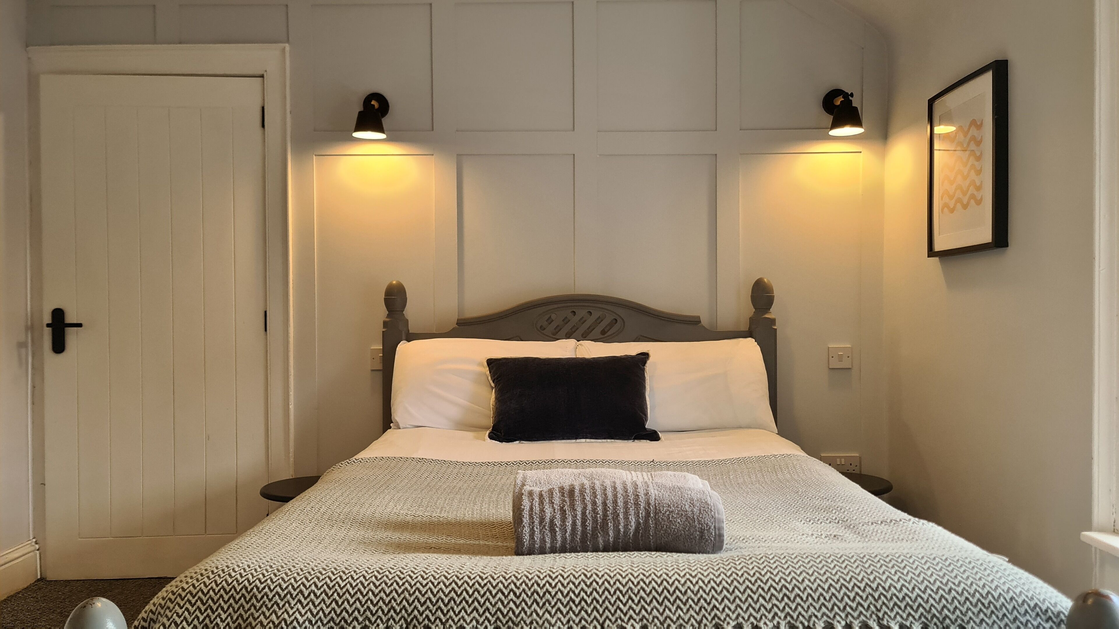 2 makuuhuonetta, silitysrauta/-lauta, Wi-Fi, vuodevaatteet