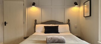 Town Centre apartment with private garden