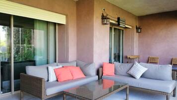 Apartamento, 2 habitaciones | Terraza o patio
