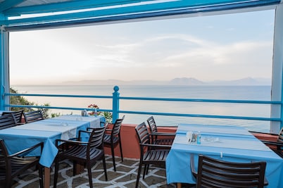 Aithrio Hotel