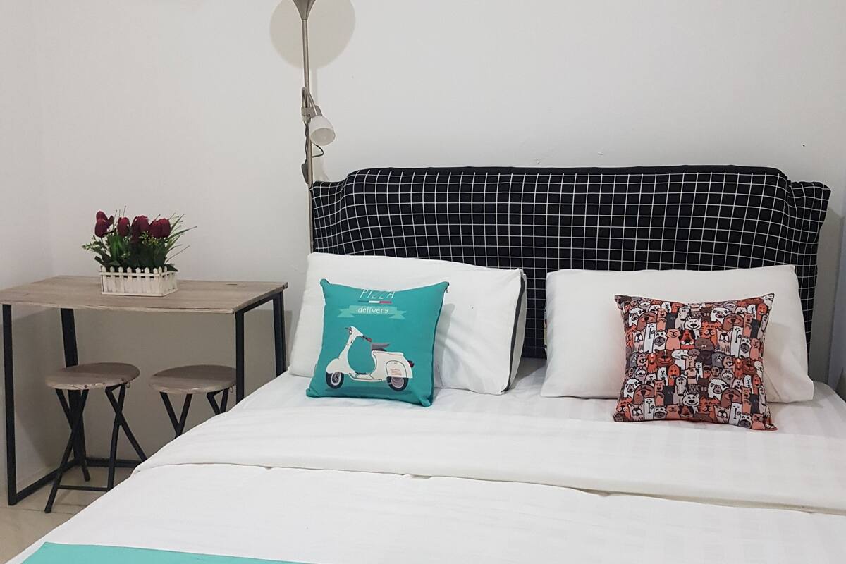Suite familiar, 2 habitaciones | Decoración personalizada, muebles diferentes, escritorio y wifi gratis