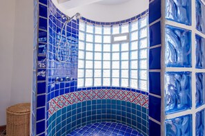 Douche, serviettes fournies