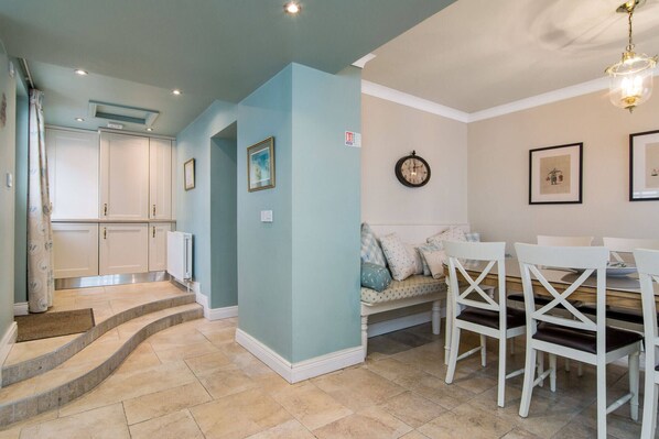 Interior - 5 STAR HISTORIC REFURBISHED OLD RECTORY (Newtownabbey)