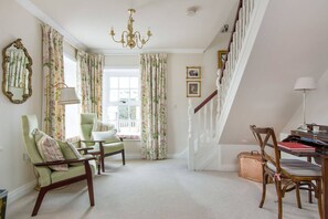 Interior - 5 STAR HISTORIC REFURBISHED OLD RECTORY (Newtownabbey)