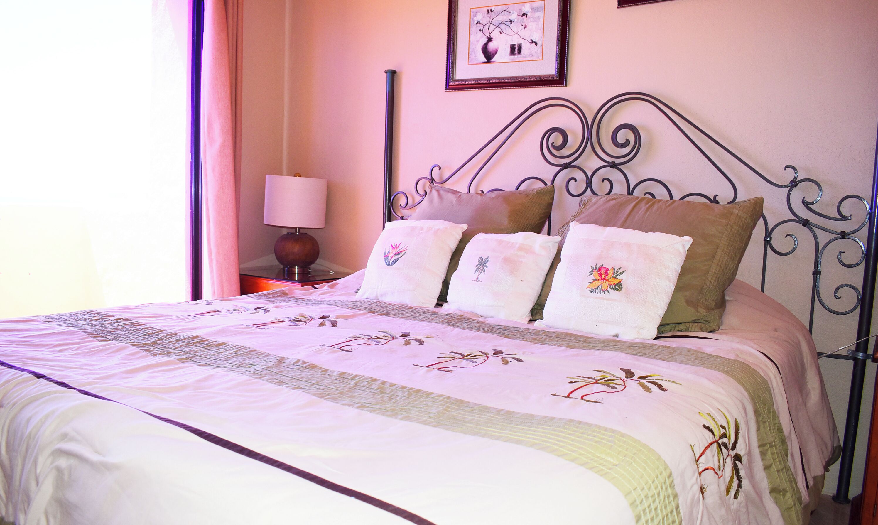 3 多间卧室、免费 WiFi、床单