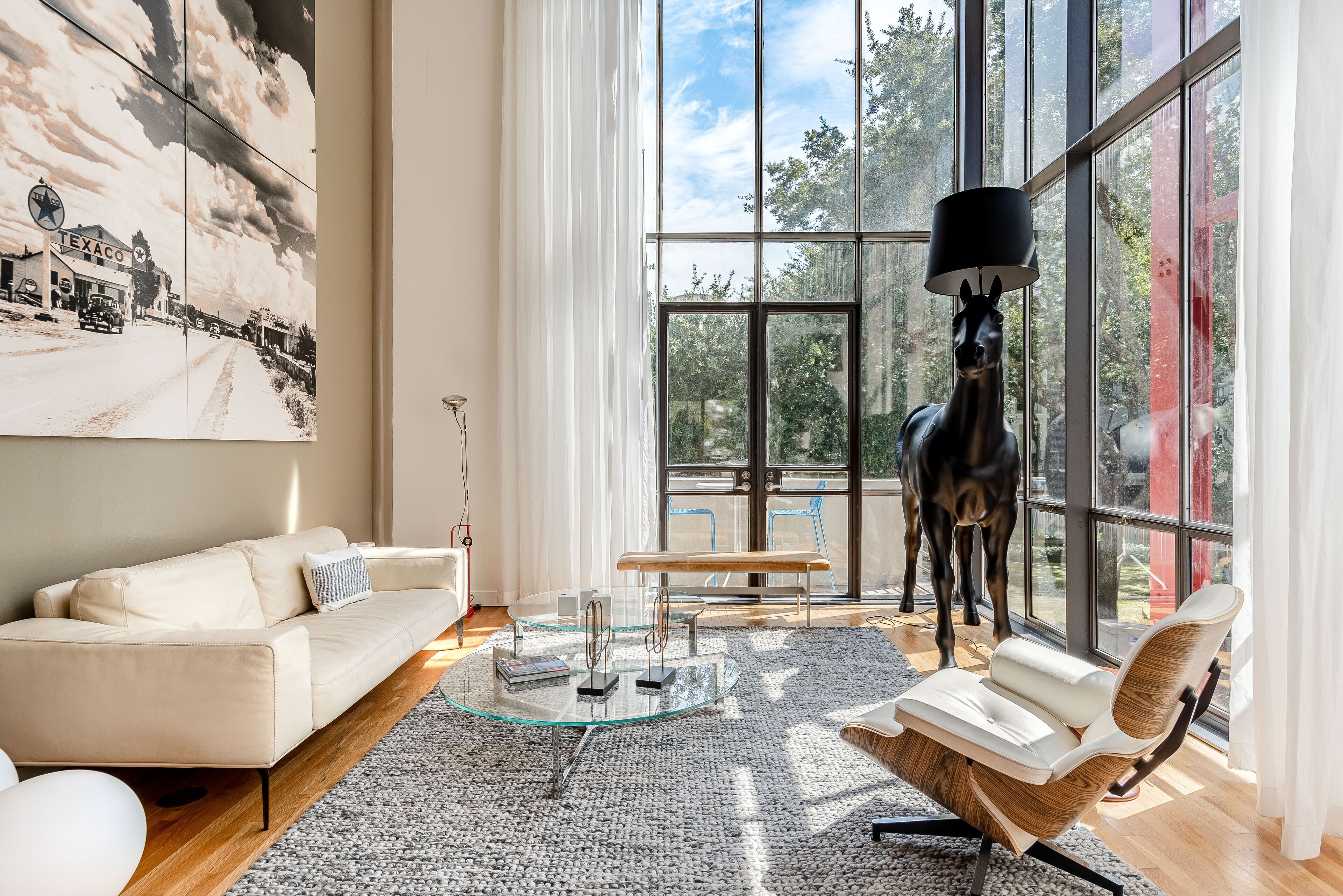 Stairway to Heaven : Ultra Modern, Artistic, Seaside FL Rooftop Patio