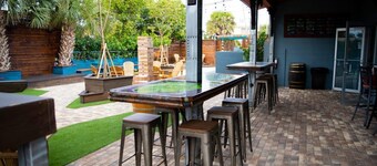 Waterfront Oasis: Pool + Dolphins & Manatees + Bikes + Walk to Beach!