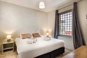 1 chambre, fer et planche à repasser, Wi-Fi gratuit, draps fournis