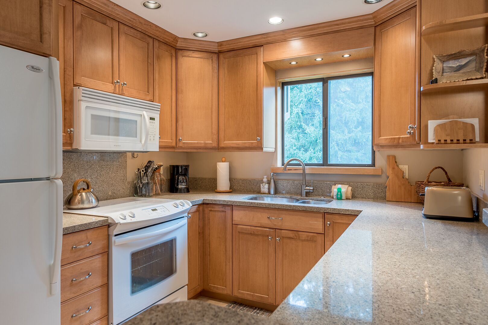 Cottonwood Condo 1413 - Remodeled Near Historic Sun Valley Lodge and Ice Rink