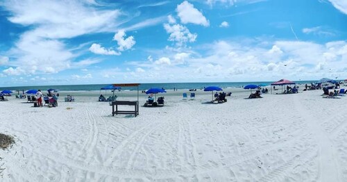 Hiljainen ylimmän kerroksen huoneisto w / merinäköalalla / nukkuu jopa 7 / on oma pesukone ja kuivausrumpu