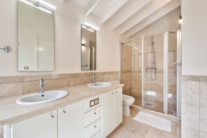Shower, hair dryer, towels - Bahia - Adjona 2.3 PENTHOUSE SEA VIEW & JACUZZI 2B (Arona)