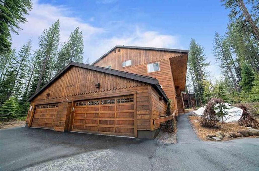 Time for Truckee! Summer and Ski Condo in Tahoe-Donner