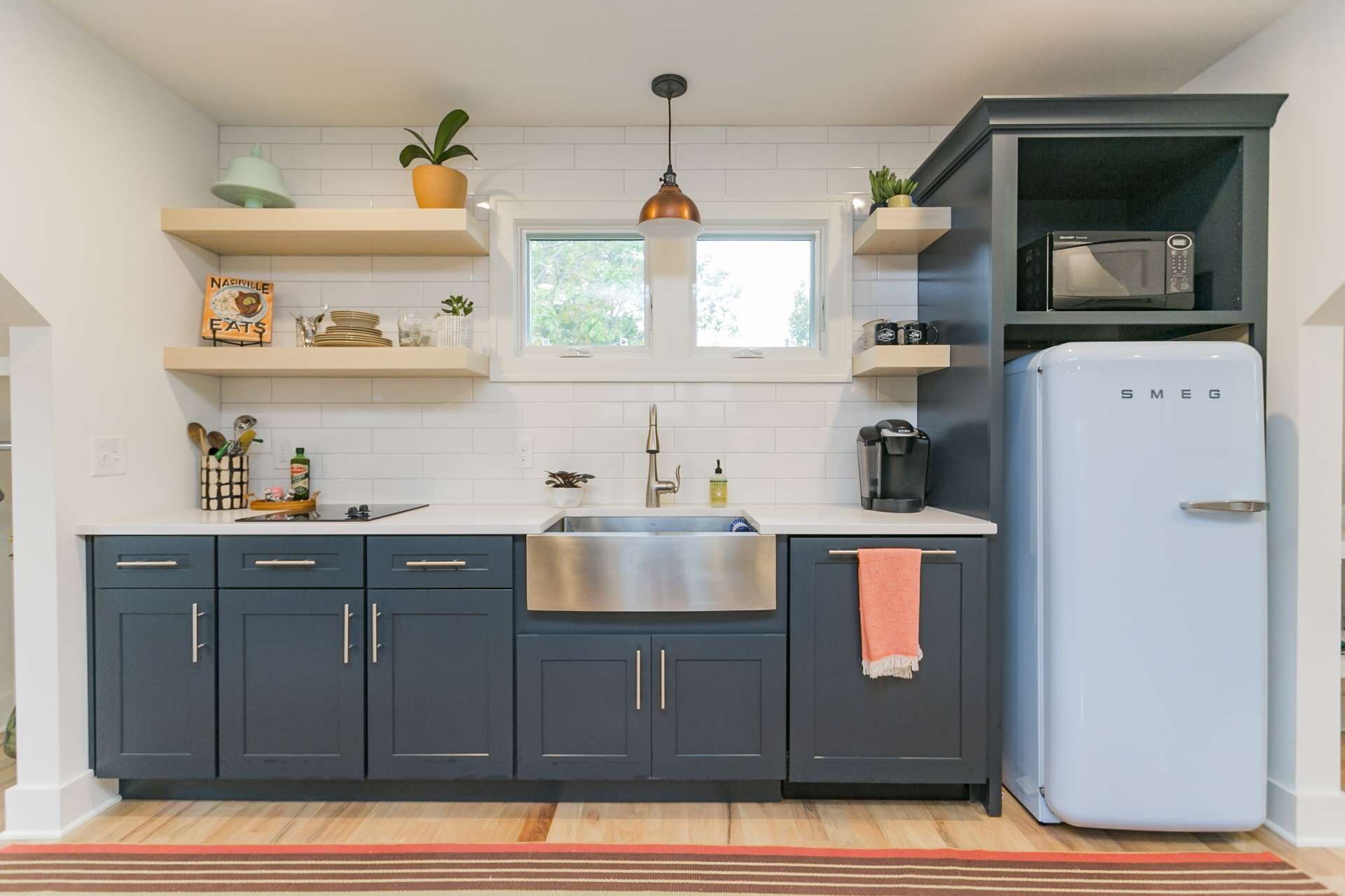 Calvin Garden Getaway ~ Trendy Area ~ Minutes to Downtown & Broadway ~ Easy Parking ~ Near 5-Points