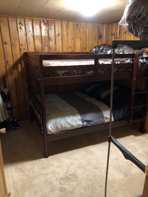 3 bedrooms, free WiFi, bed sheets