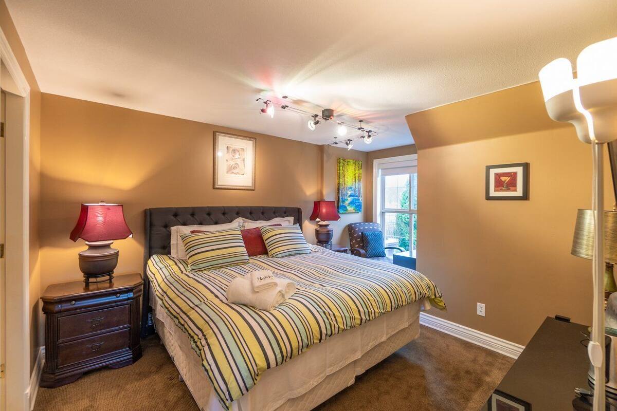Deluxe Double Room Single Use | Premium bedding, down comforters, Tempur-Pedic beds, laptop workspace
