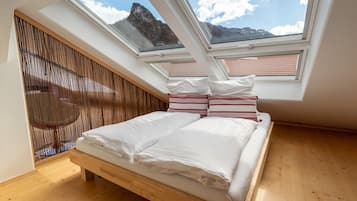 Apartment | Hypo-allergenic bedding, free WiFi, bed sheets