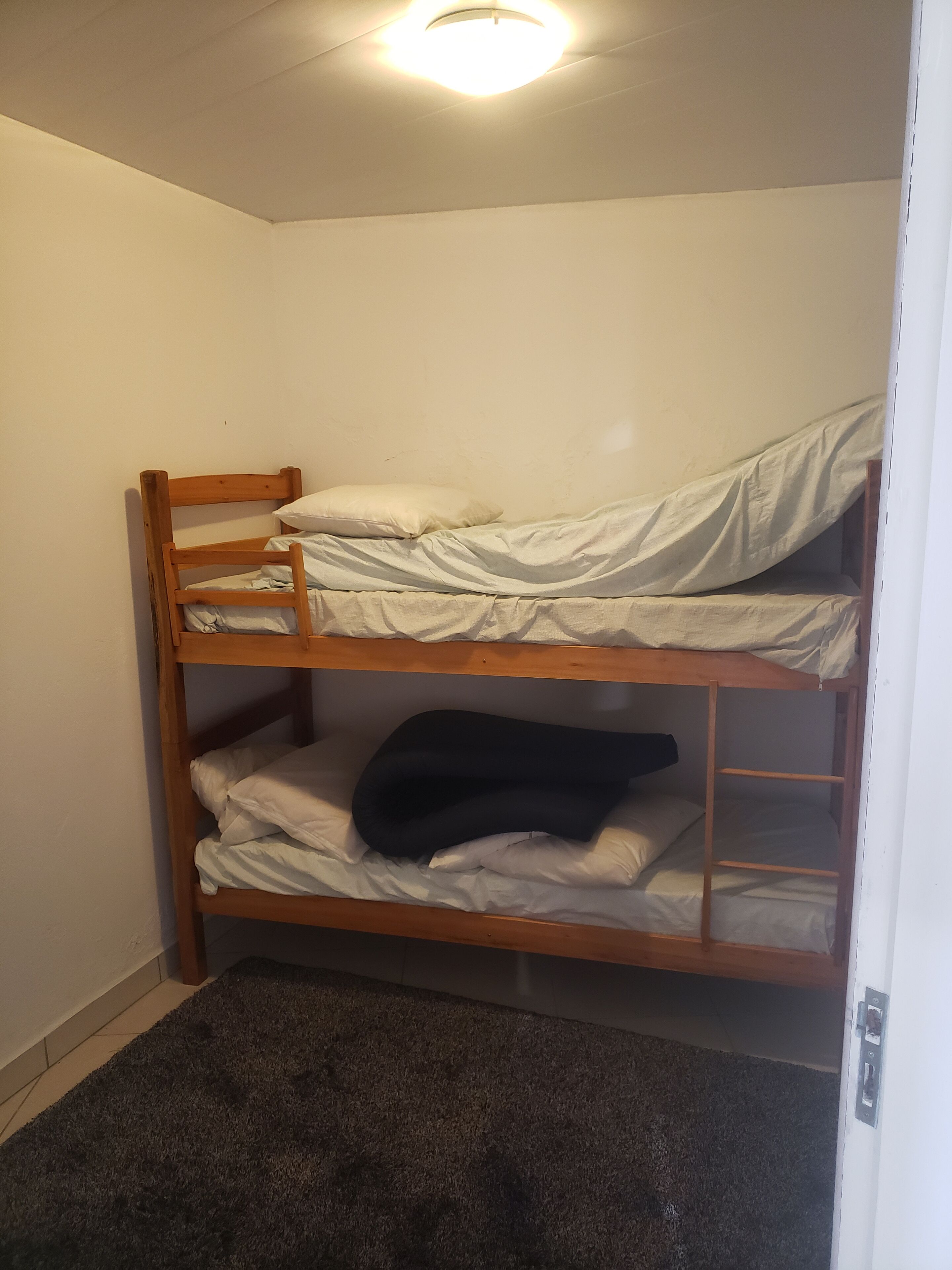 Houses for up to 10 people, beautiful view and yard!