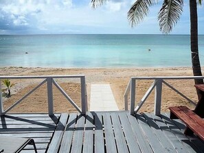 Am Strand, Liegestühle, Strandtücher