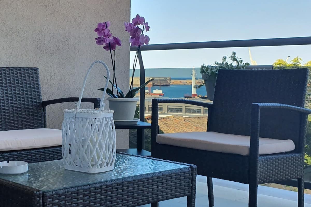 Panoramic-Doppelzimmer, Balkon, Meerblick | Terrasse/Patio