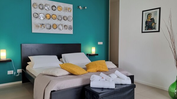 Panoramic-Doppelzimmer, Balkon, Meerblick | Hochwertige Bettwaren, Daunenbettdecken, Minibar, Zimmersafe