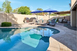 Lämmitetty uima-allas