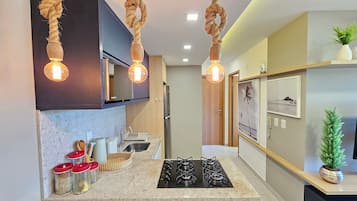 Leilighet – classic | Eget kjøkken | Kjøleskap, kjøkkenutstyr og fryser