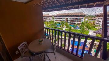 Apartment | Outdoor dining
