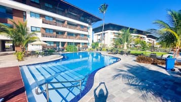 5 outdoor pools