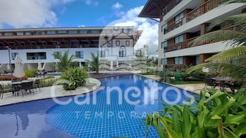 5 outdoor pools