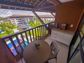 Apartment | Outdoor dining - Flats no Cupe Beach Living (Ipojuca)