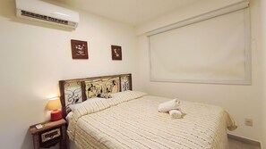 Decoración personalizada, muebles diferentes y cortinas blackout
