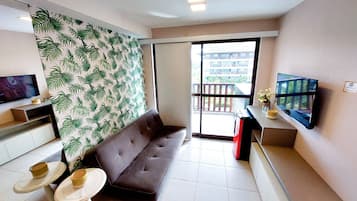 Departamento | Área de sala de estar | Smart TV de 32 pulgadas con canales vía satélite y televisión