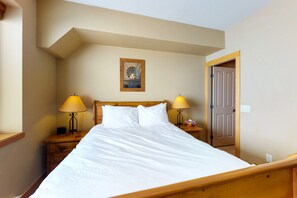 3 bedrooms, internet, bed sheets