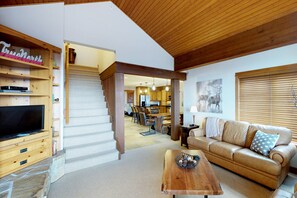 Téléviseur, foyer, lecteur de DVD