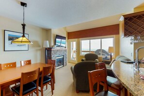 Téléviseur, foyer, lecteur de DVD