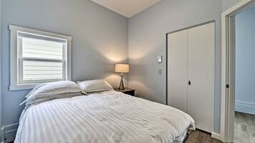 2 habitaciones, tabla de planchar con plancha, wifi y ropa de cama