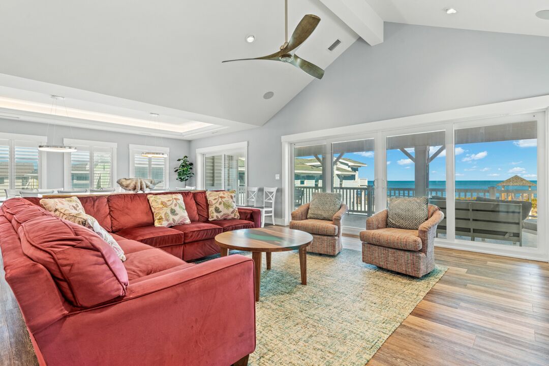 Coastal LegaSea, New 9 Bedroom Oceanfront Home in Nags Head