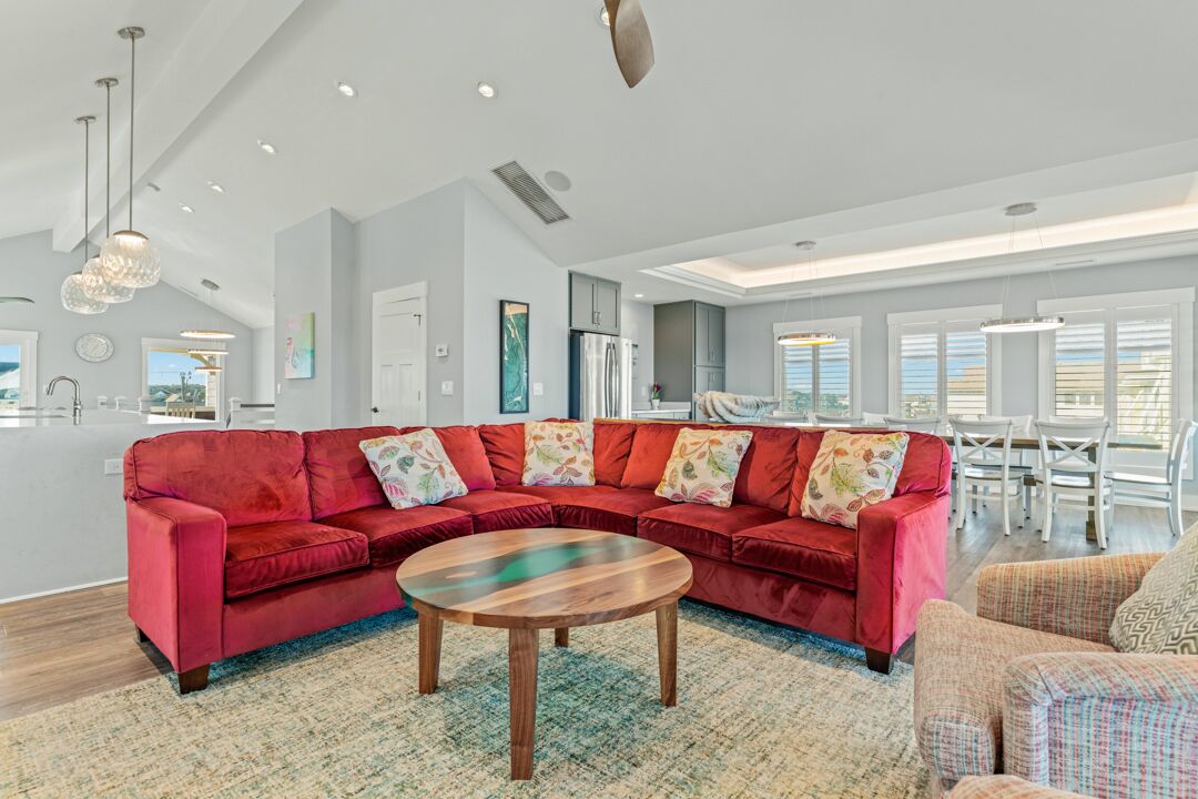 Coastal LegaSea, New 9 Bedroom Oceanfront Home in Nags Head