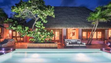 Villa, varias camas (CASA CANTARENA) | Alberca | Alberca al aire libre