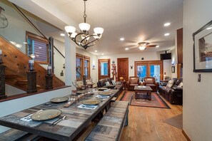 House, Multiple Beds (COLUMBINE HOUSE) | Private kitchen