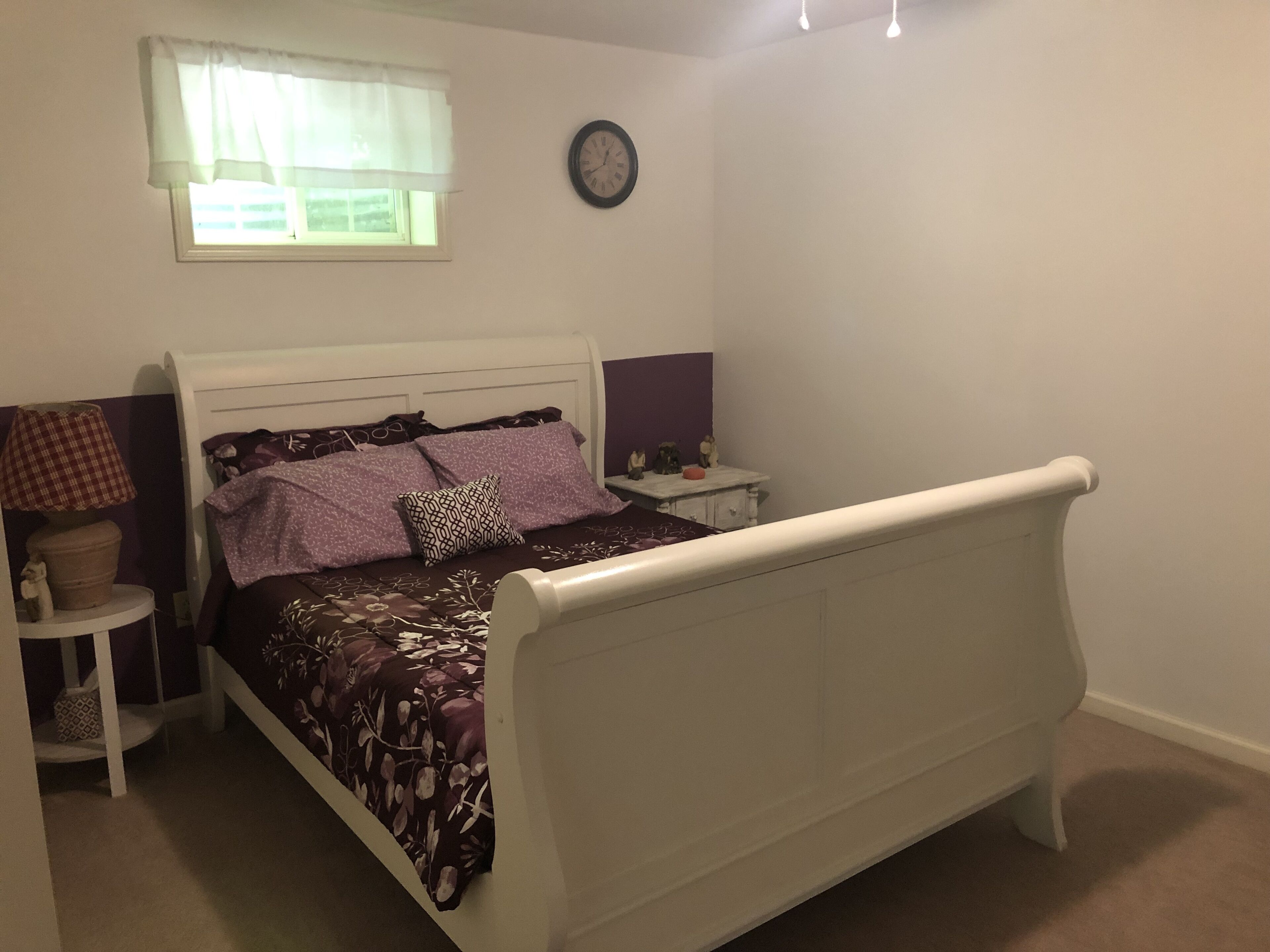 Secluded Secondary Cottage that Sleeps 8 Room for More with air mattresses 