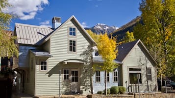 House, Multiple Beds (CHRISTEL) | Exterior