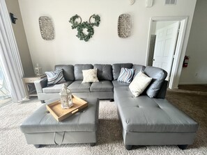 Smart TV, videojuegos, reproductor de DVD y tenis de mesa